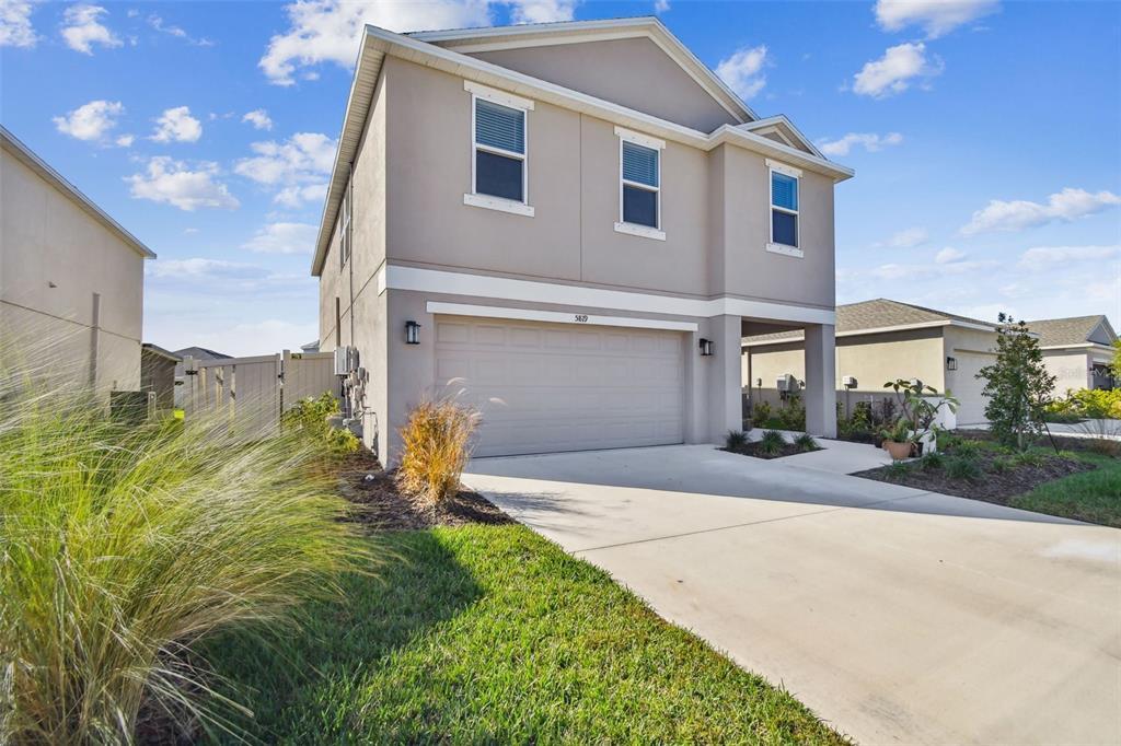 5819 Laurelcrest Gln in Palmetto, FL - Building Photo