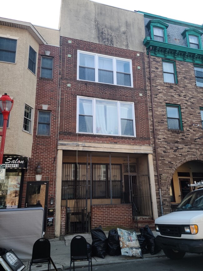 816 South St, Unit 2rear, Unit 2rear