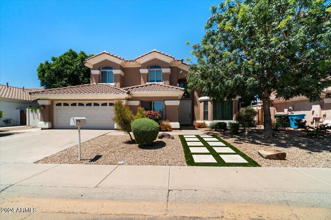 property at 5512 E Campo Bello Dr
