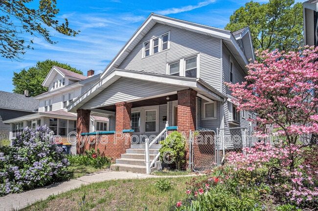 1321 Bemis St SE in Grand Rapids, MI - Building Photo - Building Photo