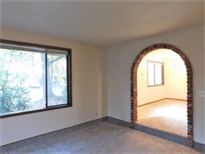 895 Juntura St SE in Salem, OR - Building Photo - Building Photo