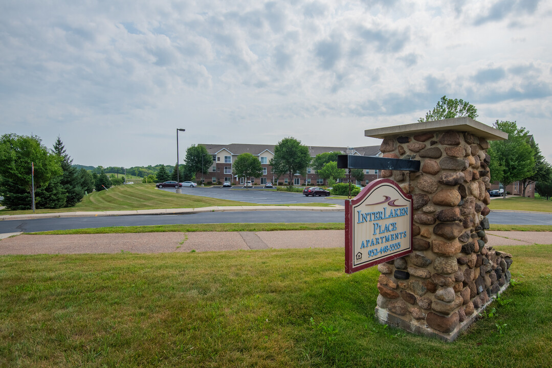 Interlaken Place in Waconia, MN - Building Photo