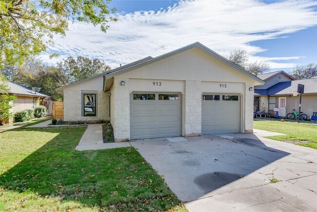 913 Chisholm Cove in Round Rock, TX - Building Photo - Building Photo
