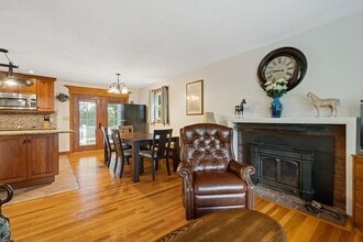 4 Brown Ave in Greenland, NH - Building Photo - Building Photo