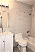 5 E 22nd St in New York, NY - Foto de edificio - Building Photo