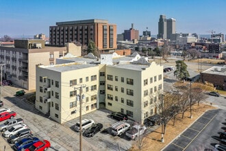 La Morada in Omaha, NE - Building Photo - Building Photo