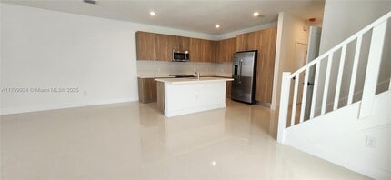 15720 SW 136 Way in Miami, FL - Building Photo - Building Photo