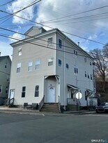 68 Anderson St in Naugatuck, CT - Building Photo