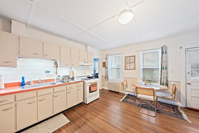 property at 36 Walnut St