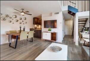 623 Beyer Way in San Diego, CA - Building Photo