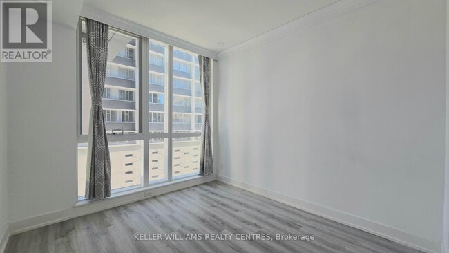 7-607 Grenville St in Toronto, ON - Building Photo - Building Photo