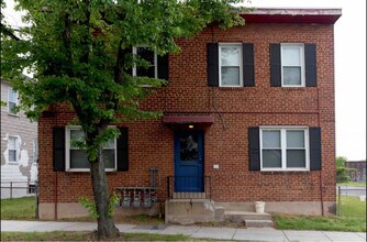 1136 45th St NE in Washington, DC - Foto de edificio - Building Photo