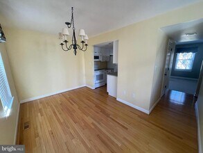 6304 Ducketts Ln in Elkridge, MD - Building Photo - Building Photo