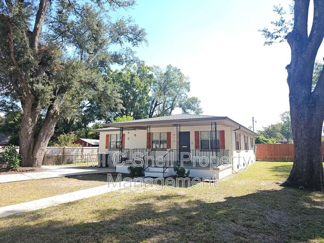 913 W Hernandez St in Pensacola, FL - Foto de edificio - Building Photo