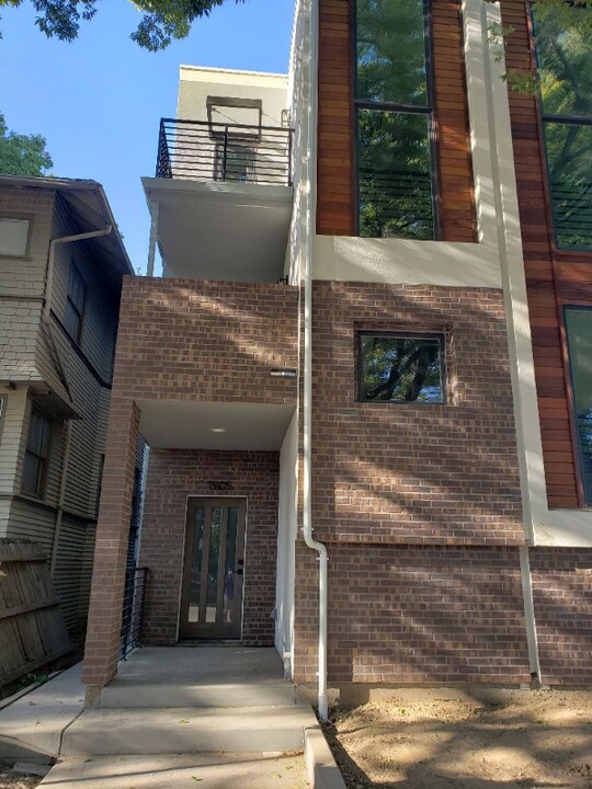 1905 H St-Unit -101 in Sacramento, CA - Foto de edificio