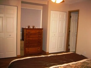 12 Delaine Dr in Normal, IL - Building Photo - Building Photo