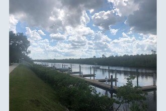 2518 SE Anchorage Cove-Unit -H2 in Port St. Lucie, FL - Foto de edificio - Building Photo