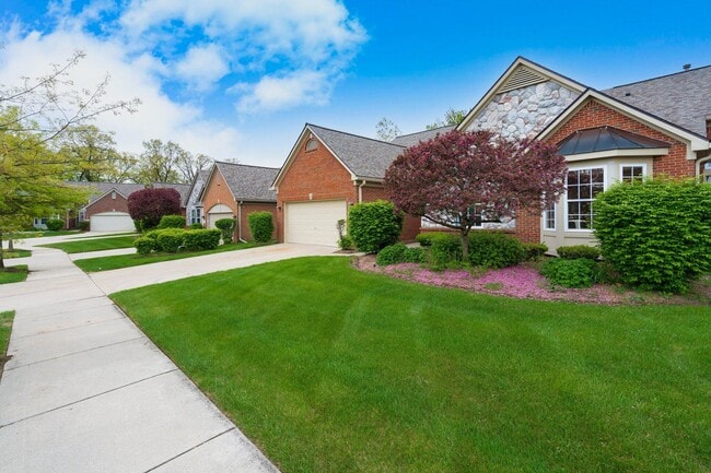 3515 Lexington Dr in Auburn Hills, MI - Building Photo - Building Photo