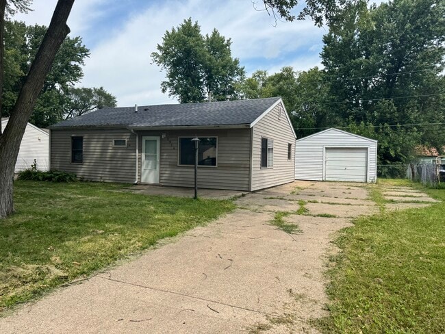 property at 2914 W 67th St
