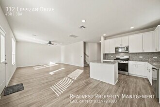 312 Lippizan Dr in Alvin, TX - Building Photo - Building Photo