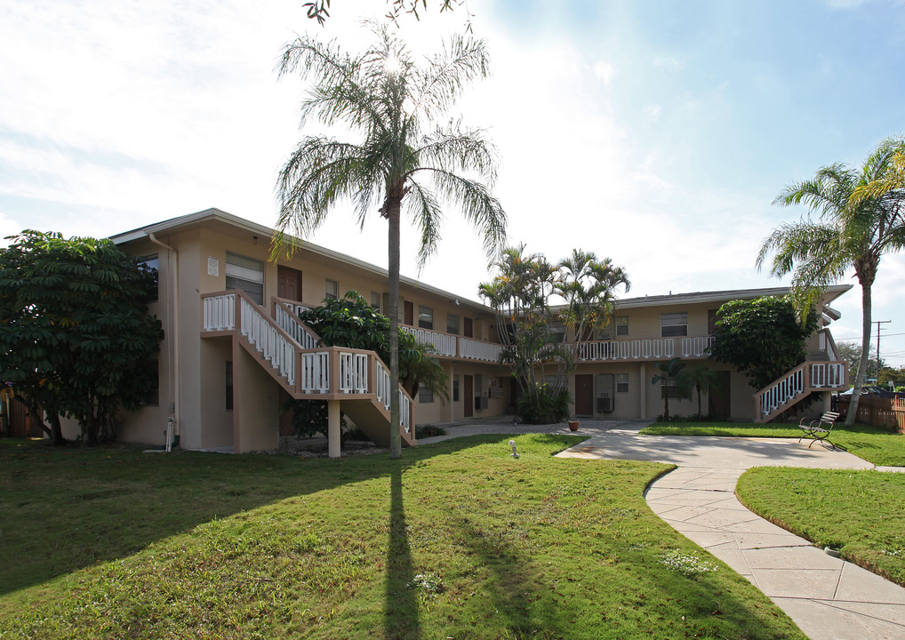 Ocean East Apartments in Boynton Beach, FL - Foto de edificio