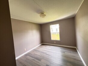 221 Morris Ln in Huntsville, TX - Building Photo - Building Photo