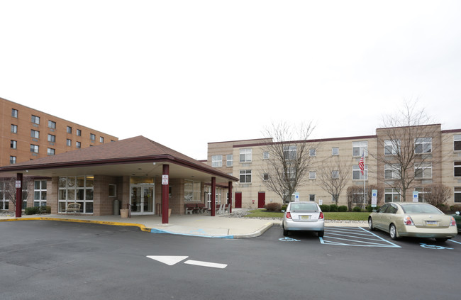 Evelyn and Daniel Tabas House in Philadelphia, PA - Foto de edificio - Building Photo