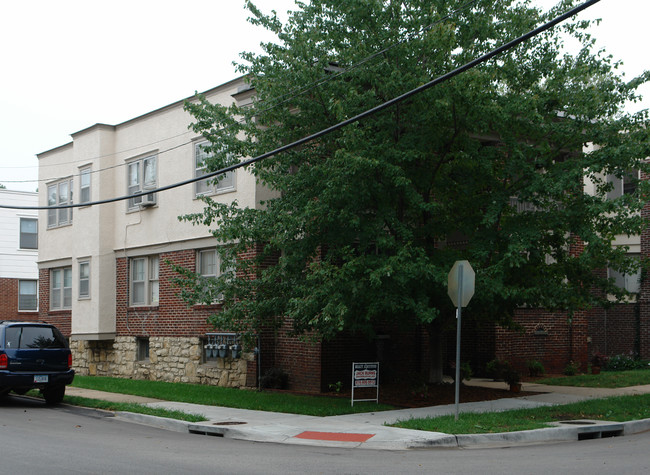 5101 Wyandotte St in Kansas City, MO - Foto de edificio - Building Photo