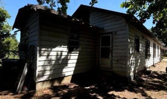 property at 1947 Ellis St