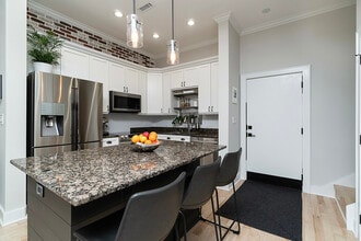 224 S Laurens St in Greenville, SC - Building Photo - Building Photo