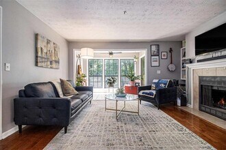 4556 Vinings Central Trace SE in Atlanta, GA - Building Photo - Building Photo
