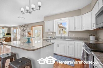 1052 Briar Glen Ln in Woodbury, MN - Building Photo - Building Photo