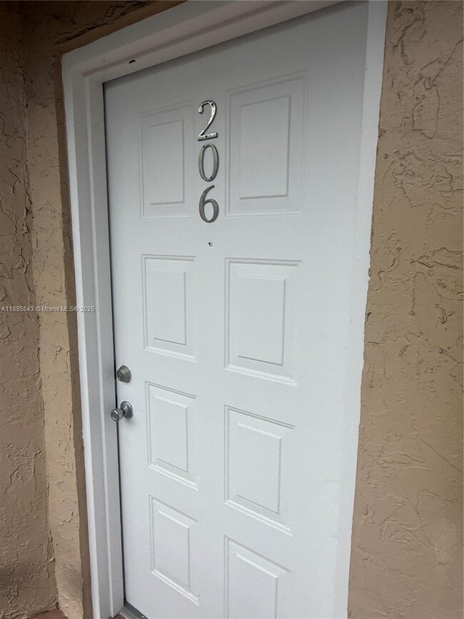 8585 NW 6th Ln in Miami, FL - Building Photo - Building Photo