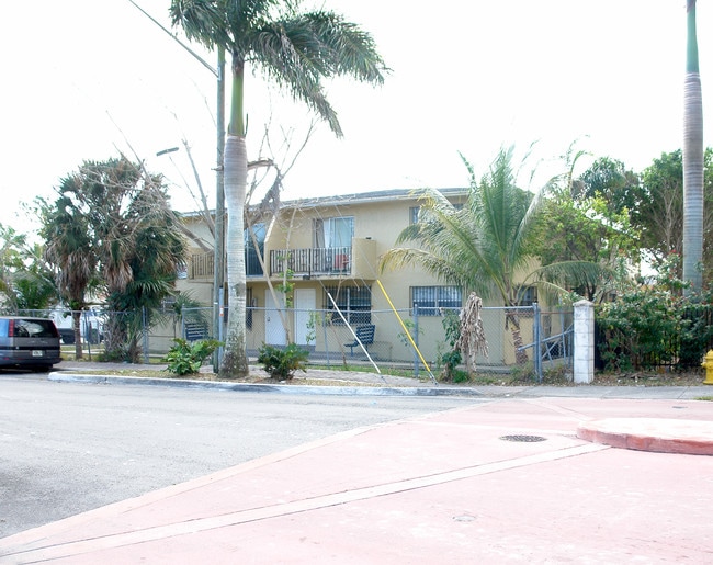 40 NW 2nd St in Homestead, FL - Foto de edificio - Building Photo