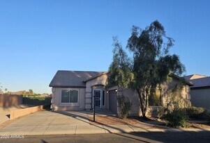 5503 S 41st Pl in Phoenix, AZ - Building Photo