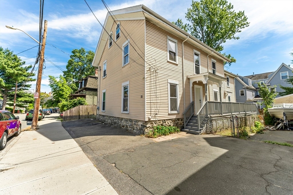 15 Barrett St in Malden, MA - Building Photo