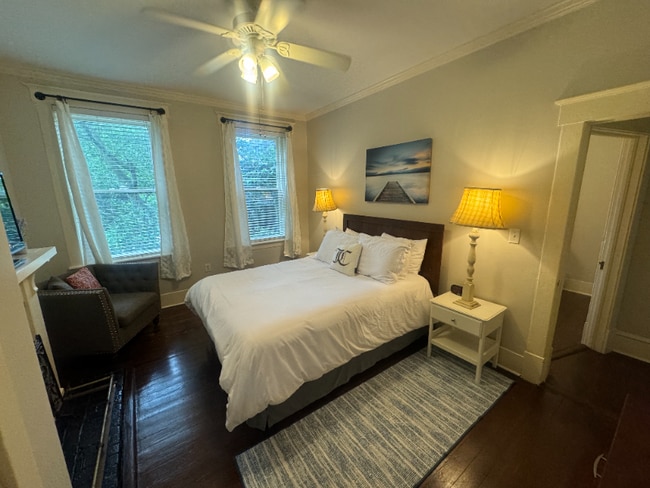 339 Whitaker St in Savannah, GA - Building Photo - Building Photo