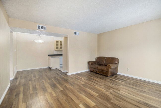 5300 E Cherry Creek S Dr in Denver, CO - Building Photo - Building Photo