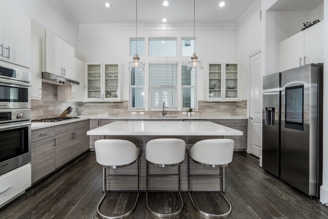 property at 2312 Hutchins St