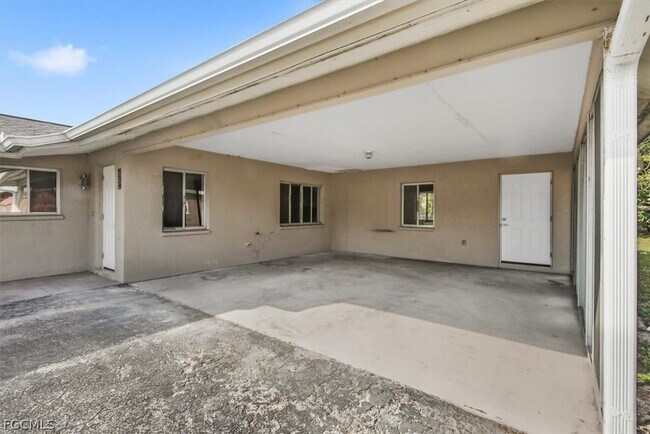 5826 Algiers St in Ft. Myers, FL - Building Photo - Building Photo