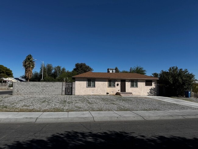 property at 1711 Lewis Ave