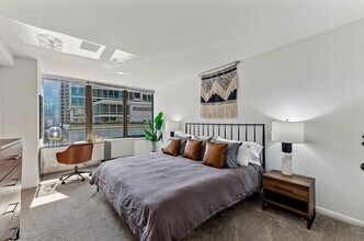 324 E Ontario St in Chicago, IL - Foto de edificio - Building Photo