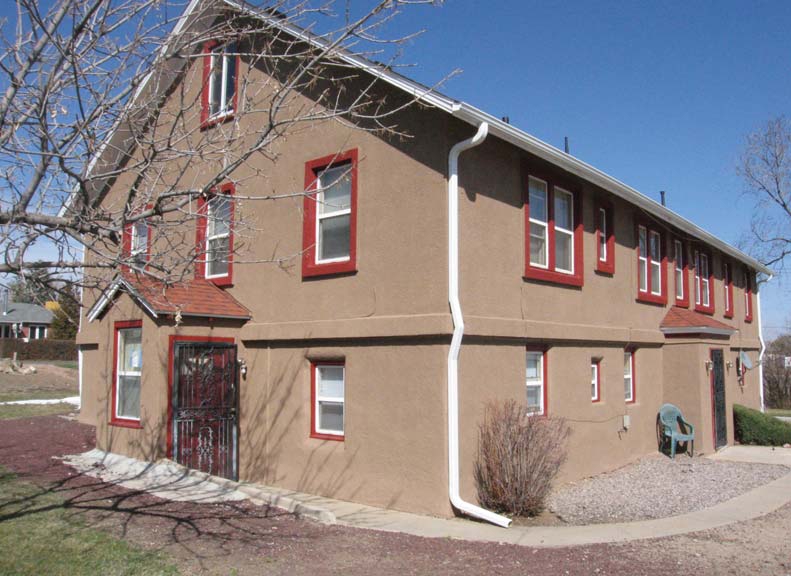 Swadley Apartments in Lakewood, CO - Building Photo