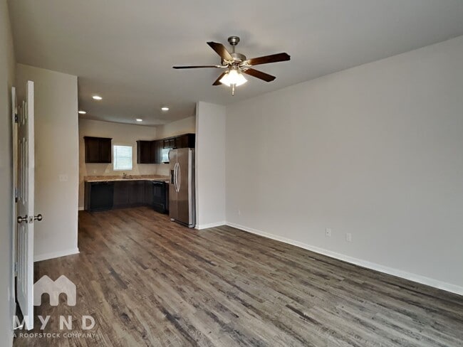 12668 Waterbury Way in Moundville, AL - Foto de edificio - Building Photo