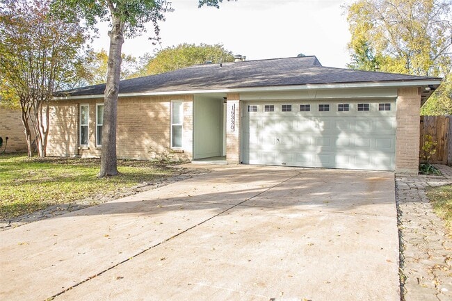 16330 Cypress Point Dr in Cypress, TX - Building Photo - Building Photo