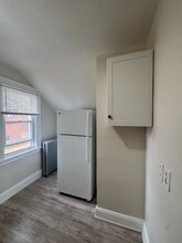 447 Naugatuck Ave, Unit 2R in Milford, CT - Foto de edificio - Building Photo