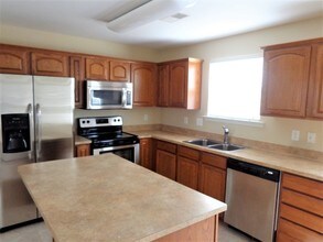 1926 Sugarbush Dr in Charlotte, NC - Building Photo - Building Photo