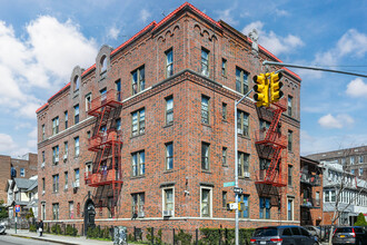 41-53 Hampton St in Flushing, NY - Building Photo - Primary Photo