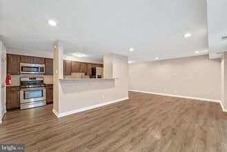 151 Kenwood Dr in Sicklerville, NJ - Foto de edificio - Building Photo