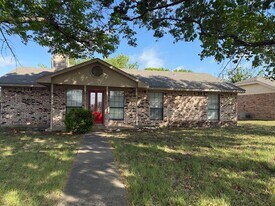 117 Solon Rd in Waxahachie, TX - Building Photo